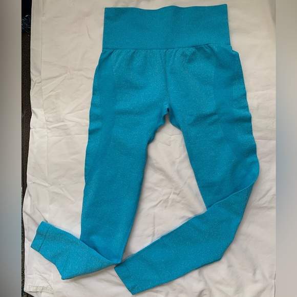 Two Pair Seamless Leggings 🌴 - Picture 7 of 8